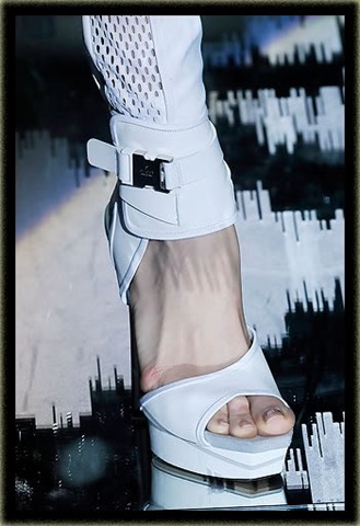 [Gucci-Spring-Summer-Shoes[5].jpg]