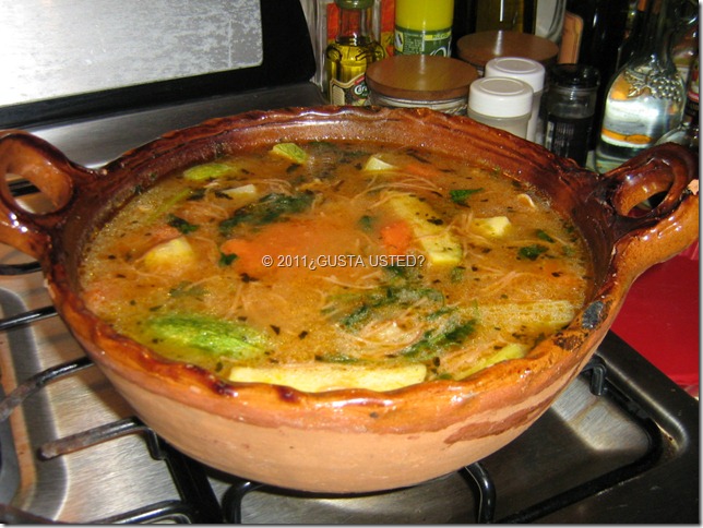 SOPA DE FIDEO CON POLLO Y VERDURAS (7) SOPA DE FIDEO CON POLLO Y VERDURAS (7)