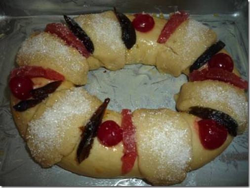 Barniza con huevo batido y luego decora clip_image012