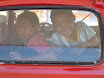 gamins dans une voiture.JPG