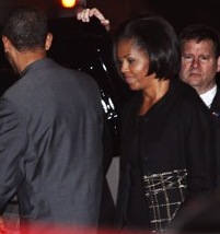[ap_obamas_100116_mn[7].jpg]
