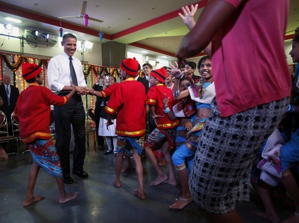 [bgdancingwiththeurchins4.jpg]