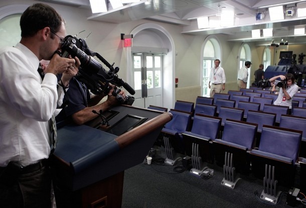 [briefing room[4].jpg]