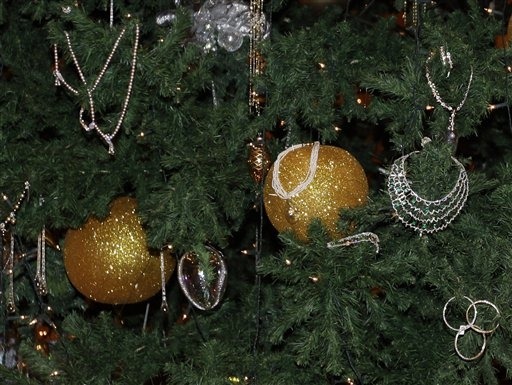 [2_Emirates_Christmas_Tree_sff[4].jpg]