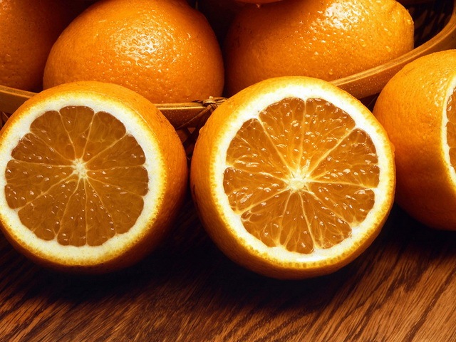 [fruit-vegetables-hight-in-vitamin-c_www.wonders-world.com_00[2].jpg]