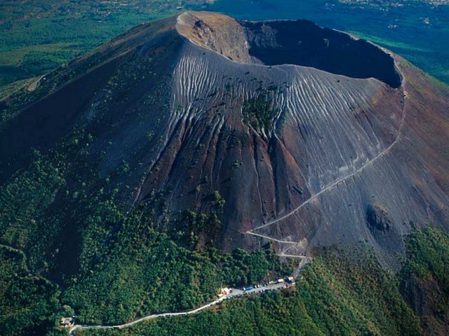 [Mount Vesuvius, Italy[2].jpg]