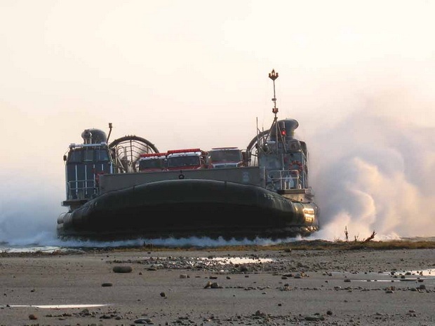 [Hovercraft Civilian and Military Applications 09[2].jpg]