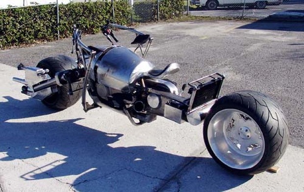 [BatPod_Batman_Motorcycle 26[2].jpg]