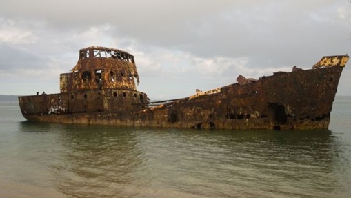 [Amazing Above-Water Shipwrecks_3[2].jpg]