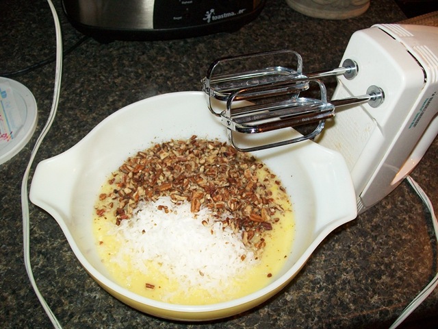 [coconut pecan frosting (2)[4].jpg]