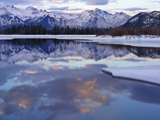 Vermilion%20Lakes%2C%20Banff%20National%20Park%2C%20Alberta%2C%20Canada