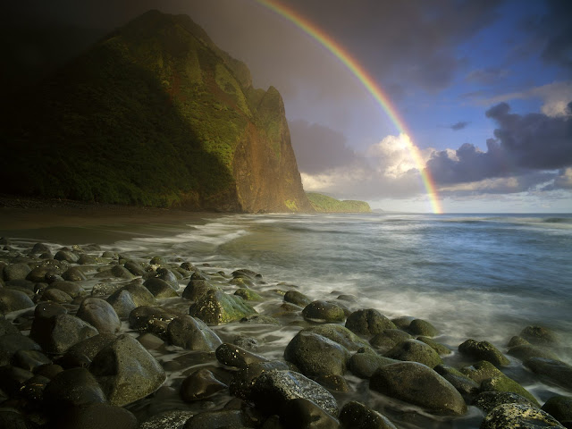 Rainbow%20Over%20Wailau%20Beach%2C%20Molokai%2C%20Hawaii