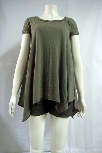 "Smoky" Stonewash grey cotton empire cut tee. MPBR0409-005 S$ 33.90 PTP: 24" STH: 26"