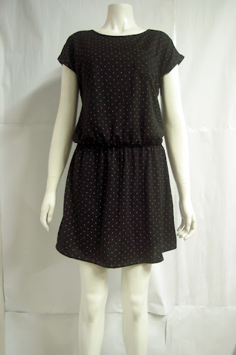 Black poly-cotton with tiny white stars, summer dress with elastic waist. MPOR0409-008 S$ 43.90 PTP:16.5" STH: 34.5" Waist: 26" to 32"