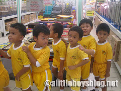Kids go shopping Kids go shopping