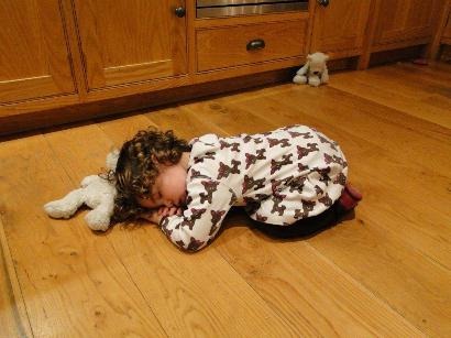 [LIZZIE-SLEEP-2[3].jpg]