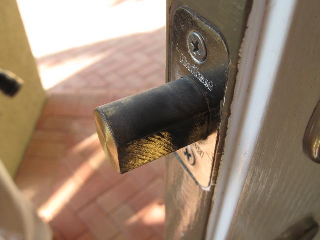 [DEADBOLT AT FRONT DOOR[2].jpg]