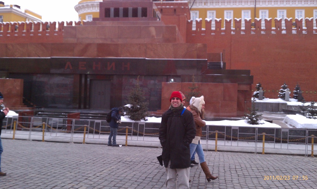 [Lenins-Tomb-in-Moscow3.jpg]