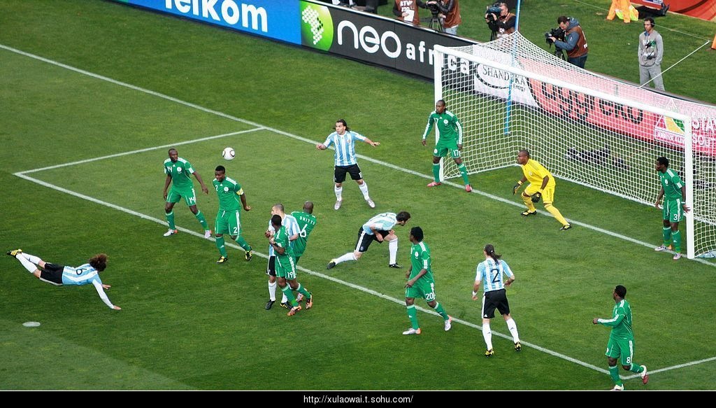 [Gabriel_Heinze_Goal_for_Argentina_South_Africa_World_Cup[5].jpg]