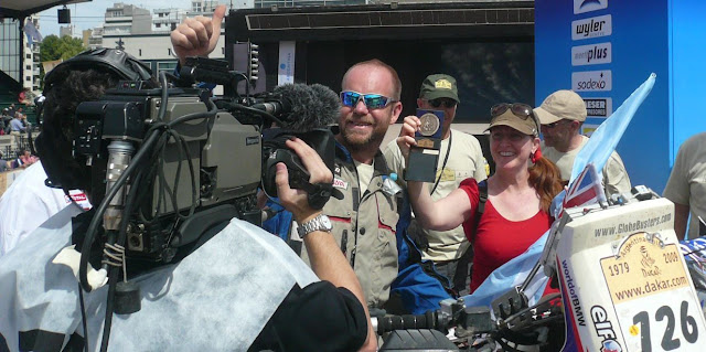 lh3.ggpht.com/_EkXLBvZH9rs/SXPBUlyBH6I/AAAAAAAADL4/K0iCRxFFTW0/s640/Dakar_Podium_Simon2.jpg