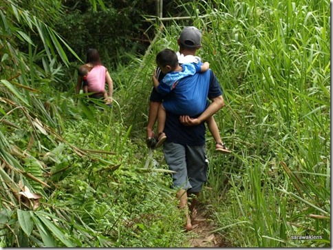 Trekking_on_muddy_trails_10