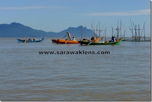 boat_ride_to_Bako_fishermen_3