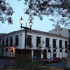 Un farol en una esquina de la Plaza Constituci&oacute;n