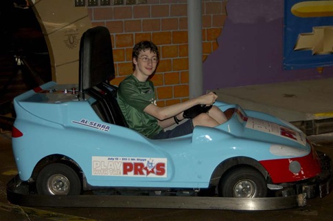 [2010_0611_Bryce_14thbirthdayparty-34w[2].jpg]