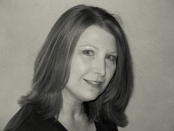 [head shot small size[2].jpg]