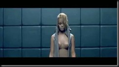 RUSSIAN ROULETTE (Rihanna) Vlcsnap19604693