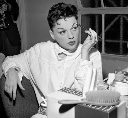 [Judy_Garland_at_Greek_Theater5.jpg]