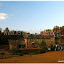 Guédelon, un château-fort en construction. Un weekend de repos en dehors de la ferme.