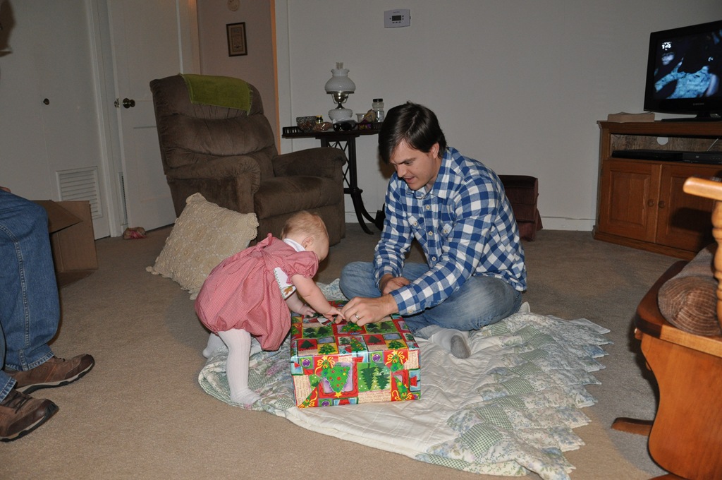 [Unwrap-presents5.jpg]