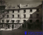6 et 8 Petite Place. Cliché anonyme, [1944], Coll. ACV, 1 N 65