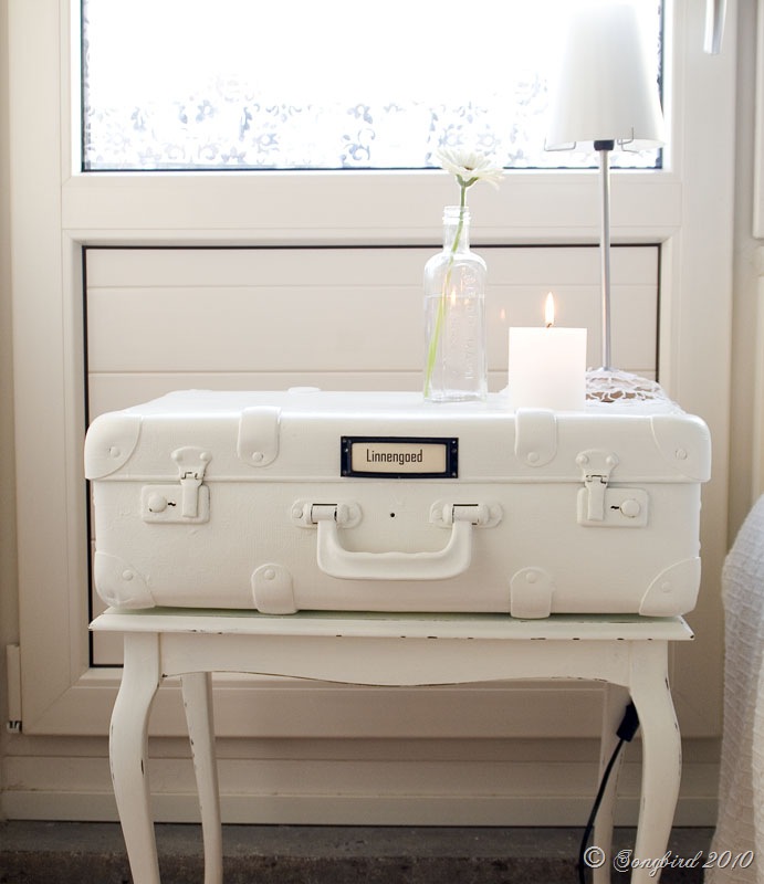 [White suitcase nightstand[8].jpg]