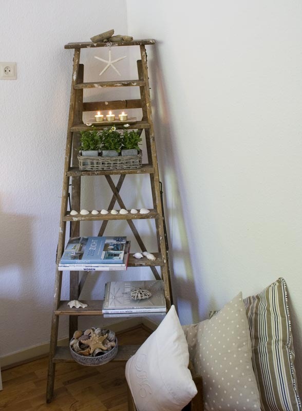 [CoastalLadder37.jpg&description=How to decorate with ladders ~ 3 styles')]