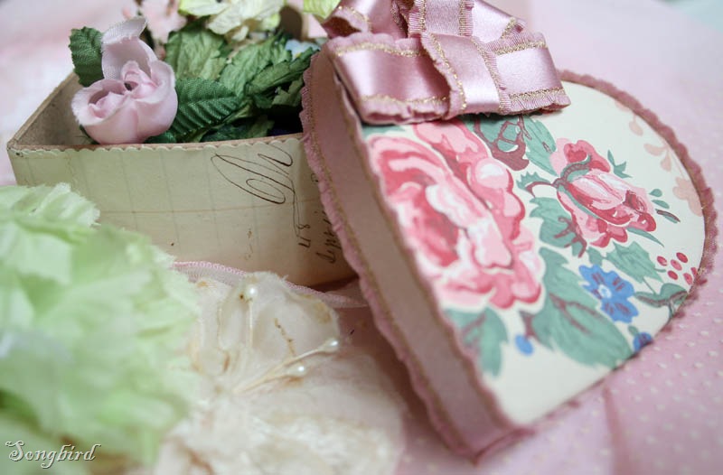 [Heart box with millinery[2].jpg]
