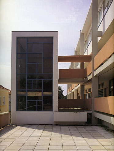 b66
