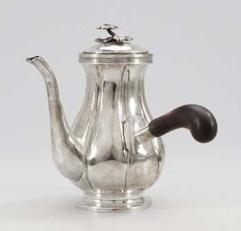 [Bukowskis, Gustaviansk kanna[7].jpg]