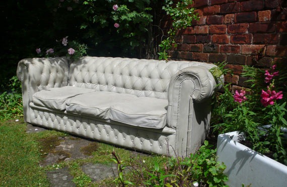 [GrayConcreteConcreteChesterfieldSofa[2][1].jpg]