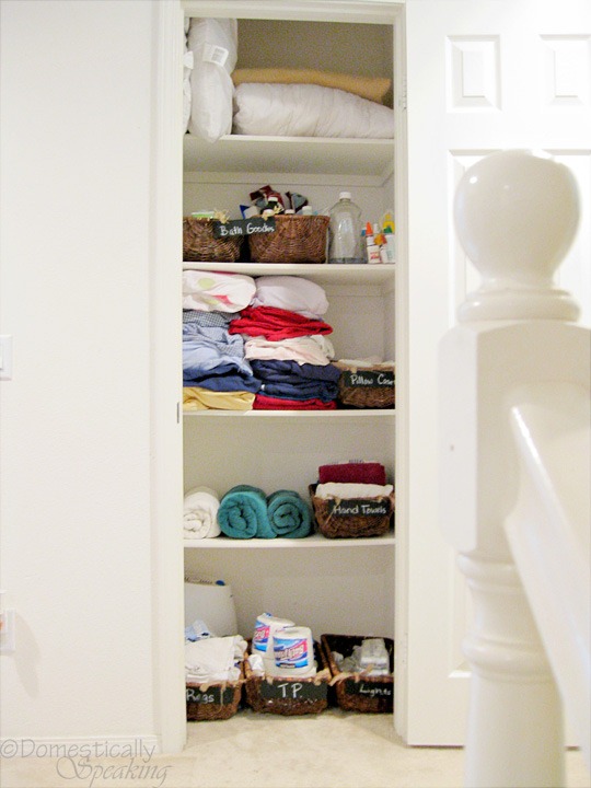[linen closet 3[5].jpg]