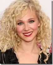 Juno Temple nem unatkozik