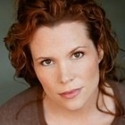 [Robyn Lively és Tony Hale a Sironiában1[2].jpg]
