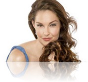 Ashley Judd is légypapírra ragadt
