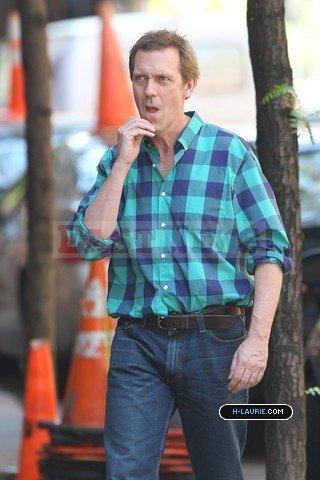 [The Oranges - Set Photos - Hugh Laurie 01[4].jpg]