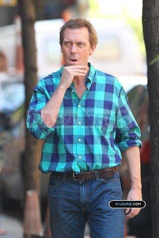 [The Oranges - Set Photos - Hugh Laurie 03[4].jpg]