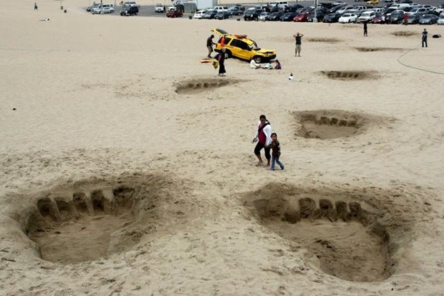 [King Kong a Santa Monica Beachen 02[4].jpg]