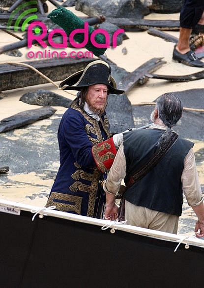 ©2010 RAMEY PHOTO 310_828_3445  EXCLUSIVE_  Maui_ Hawaii_ July 26_ 2010  Johnny Depp_ Penelope Cruz_ and Geoffrey Rush filming _Pirates of the Caribbean IV_ in Hawaii.  WW