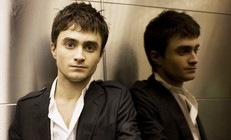 [Daniel Radcliffe és a fekete ruhás nQ[2].jpg]