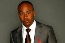[Columbus Short bajban a lányokkal[2].jpg]